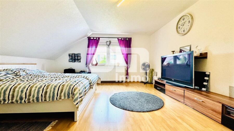 Großzügiges Ein- bis Zweifamilienhaus mit Terrasse und großem Garten - OG / DG Kinderzimmer 2